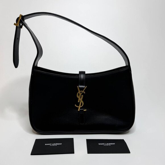 Yves Saint Laurent Handbags - Saint Laurent le 5 à 7 bag